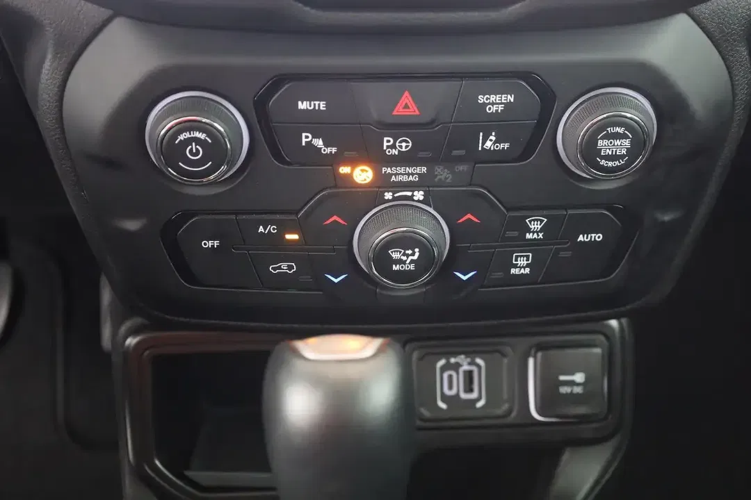 Jeep Renegade 1.5 GSE e-Hybrid AUT - Thumbnail 11