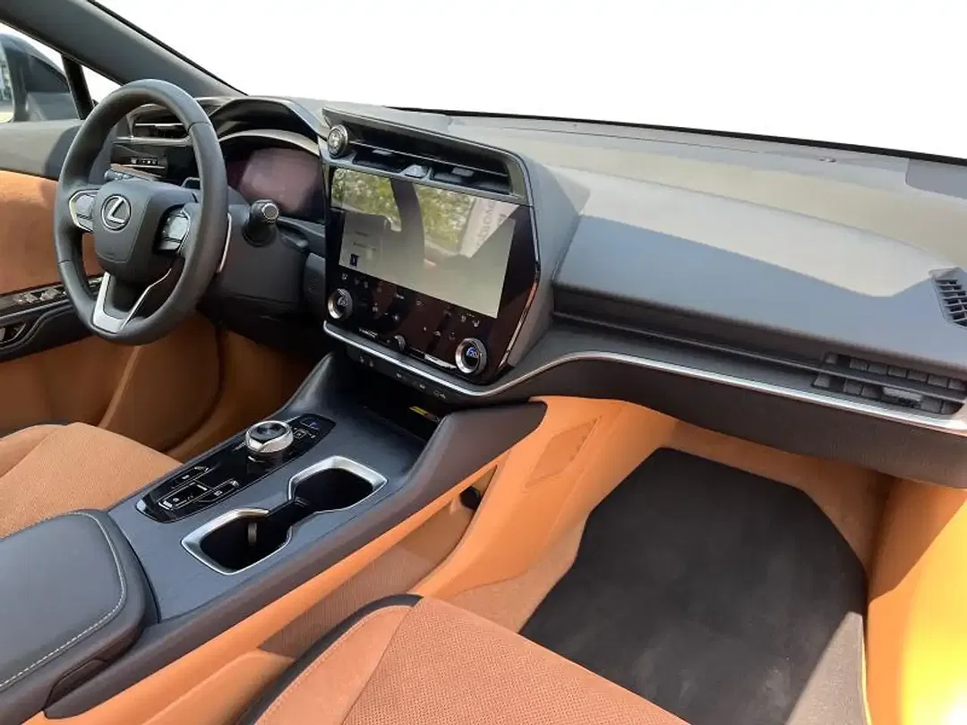 Lexus RZ 4x4 - Thumbnail 8