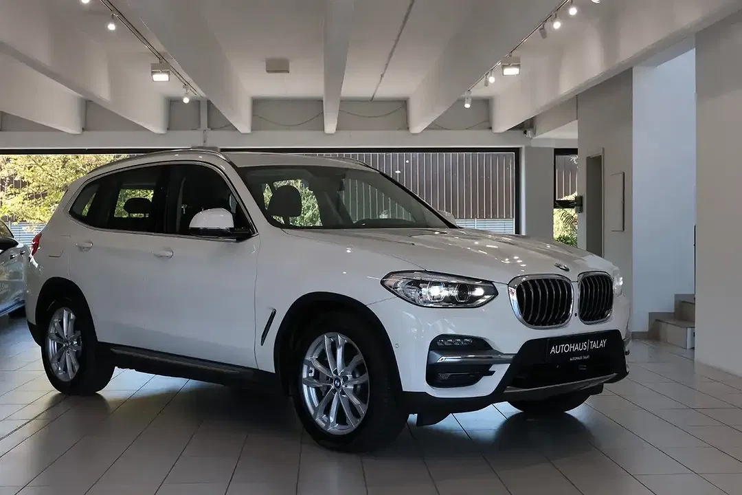 BMW X3 xDrive Luxury Line - Thumbnail 2
