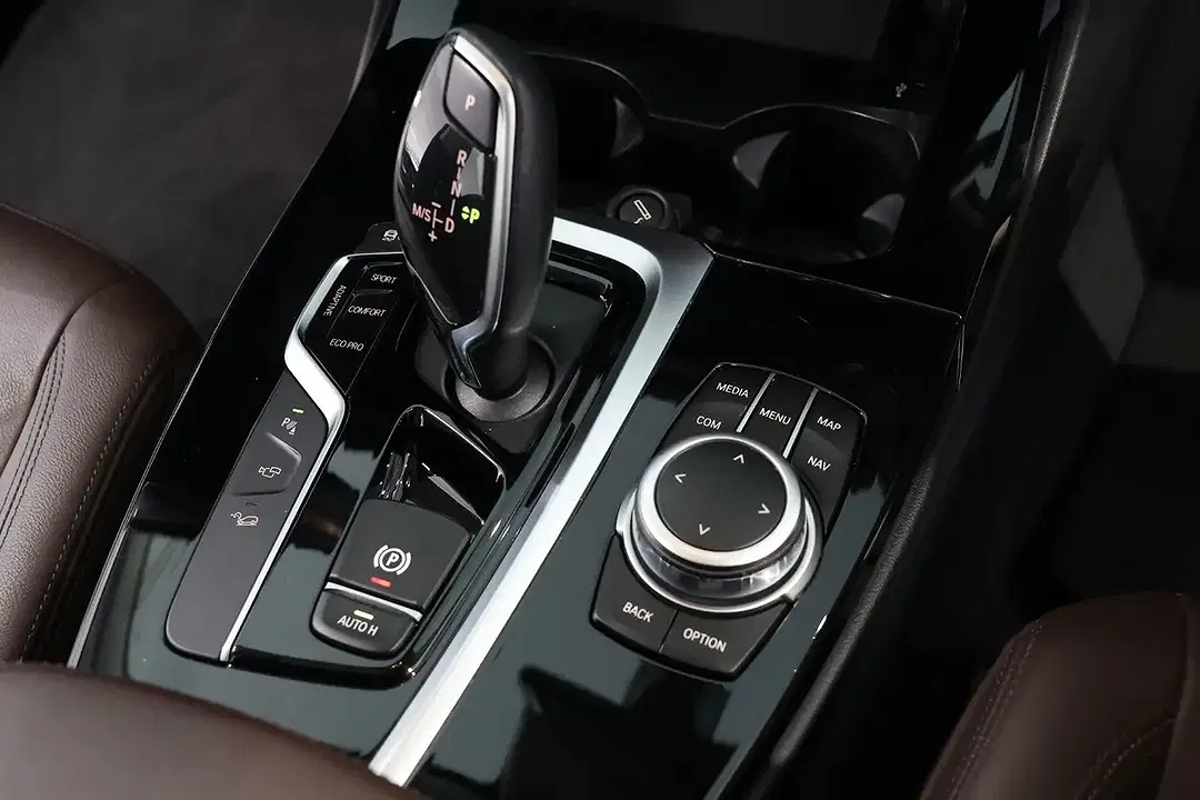 BMW X3 xDrive Luxury Line - Thumbnail 26