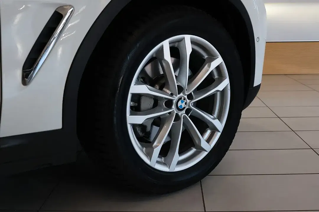 BMW X3 xDrive Luxury Line - Thumbnail 4