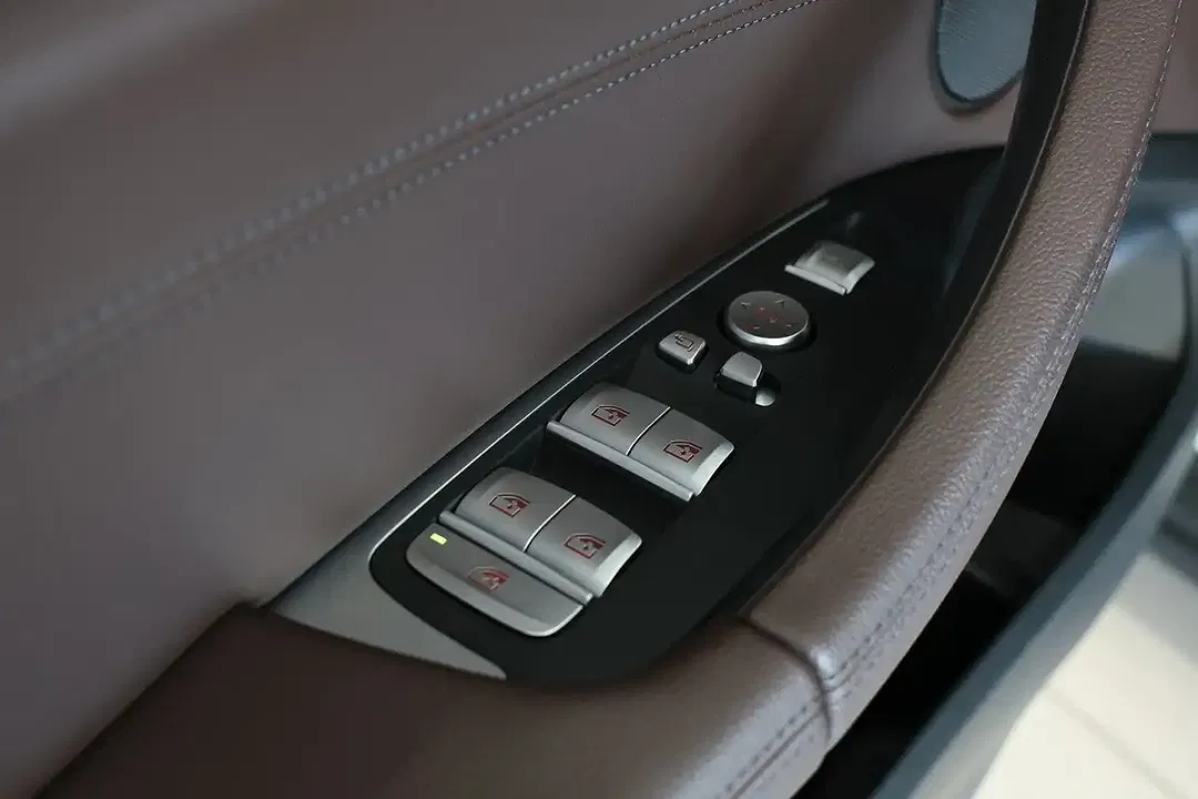 BMW X3 xDrive Luxury Line - Thumbnail 8