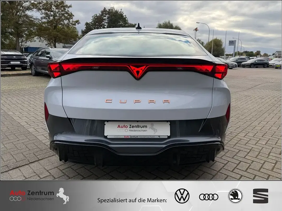 CUPRA Tavascan - Thumbnail 8