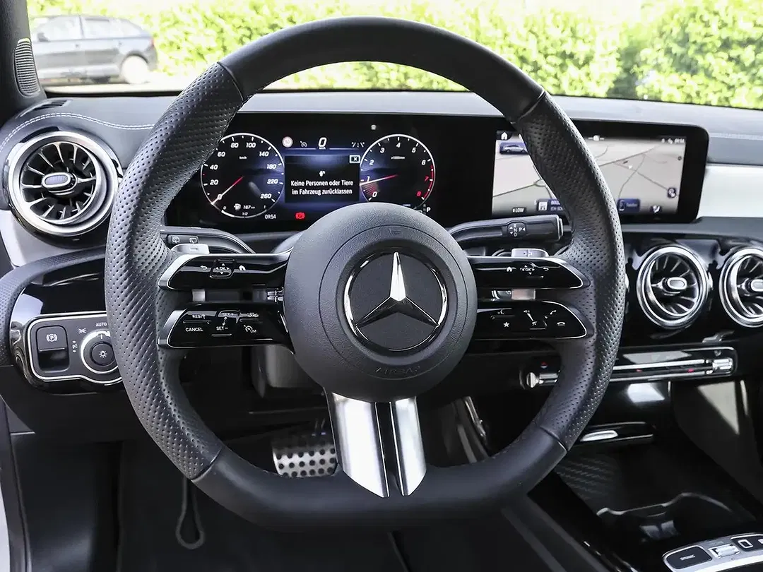 Mercedes-Benz CLA 200 AMG Edition Night - Thumbnail 10