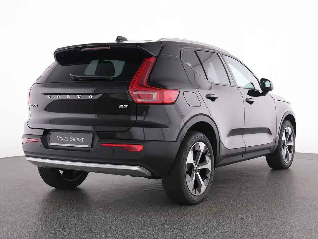 Volvo XC40 B3 Core - Thumbnail 2