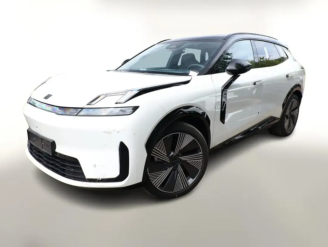 Lynk & Co 08 - foto 1