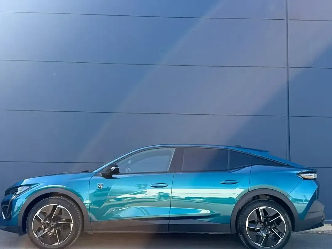 Peugeot 408 EAT8 GT - Thumbnail 4