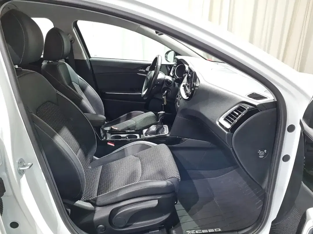 Kia XCeed 1.4 T-GDI Vision - Thumbnail 4