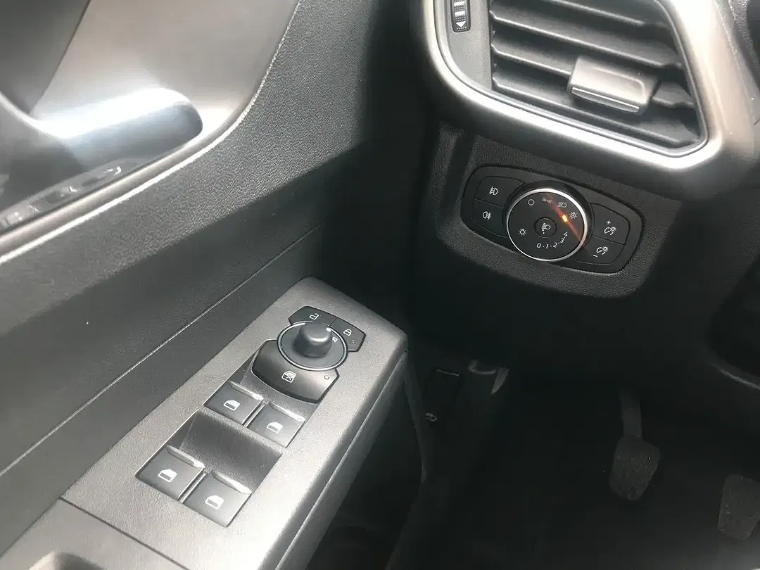 Ford Tourneo Courier Titanium - Thumbnail 16