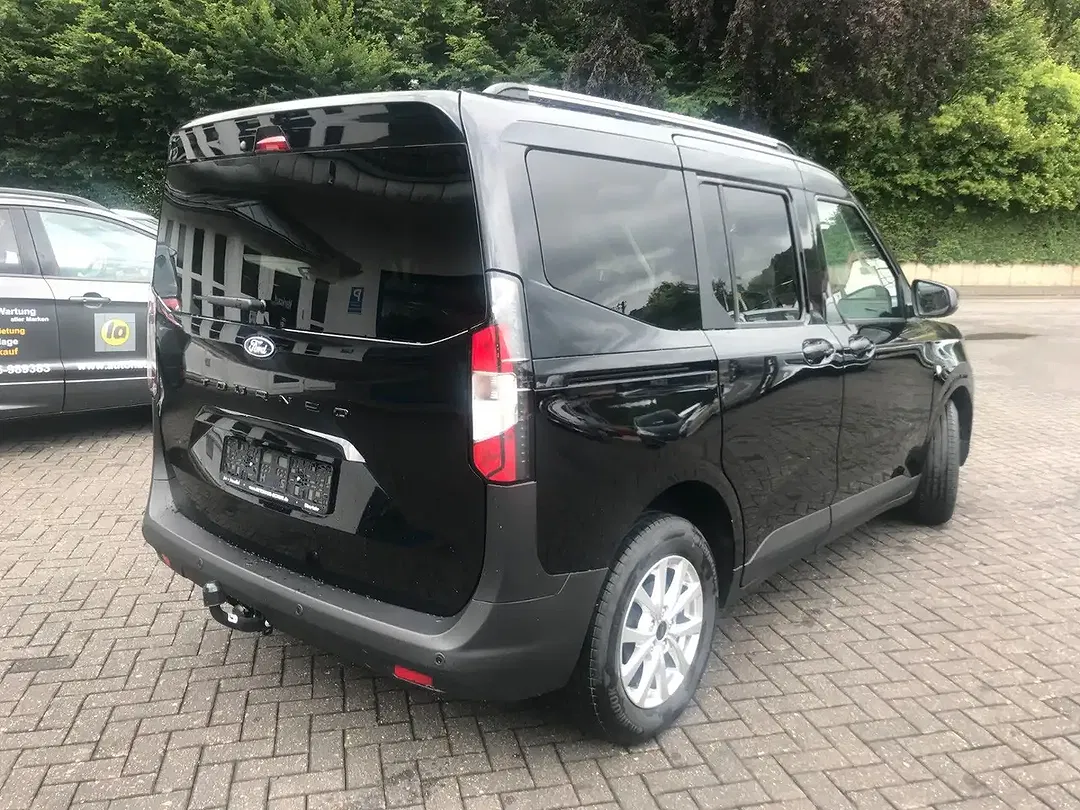 Ford Tourneo Courier Titanium - Thumbnail 3