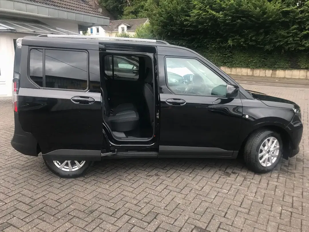 Ford Tourneo Courier Titanium - Thumbnail 5