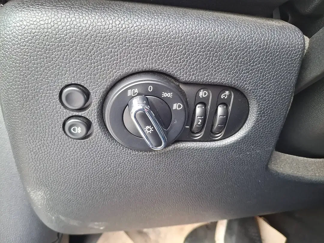 MINI Cooper Cabrio 1.5 - Thumbnail 9