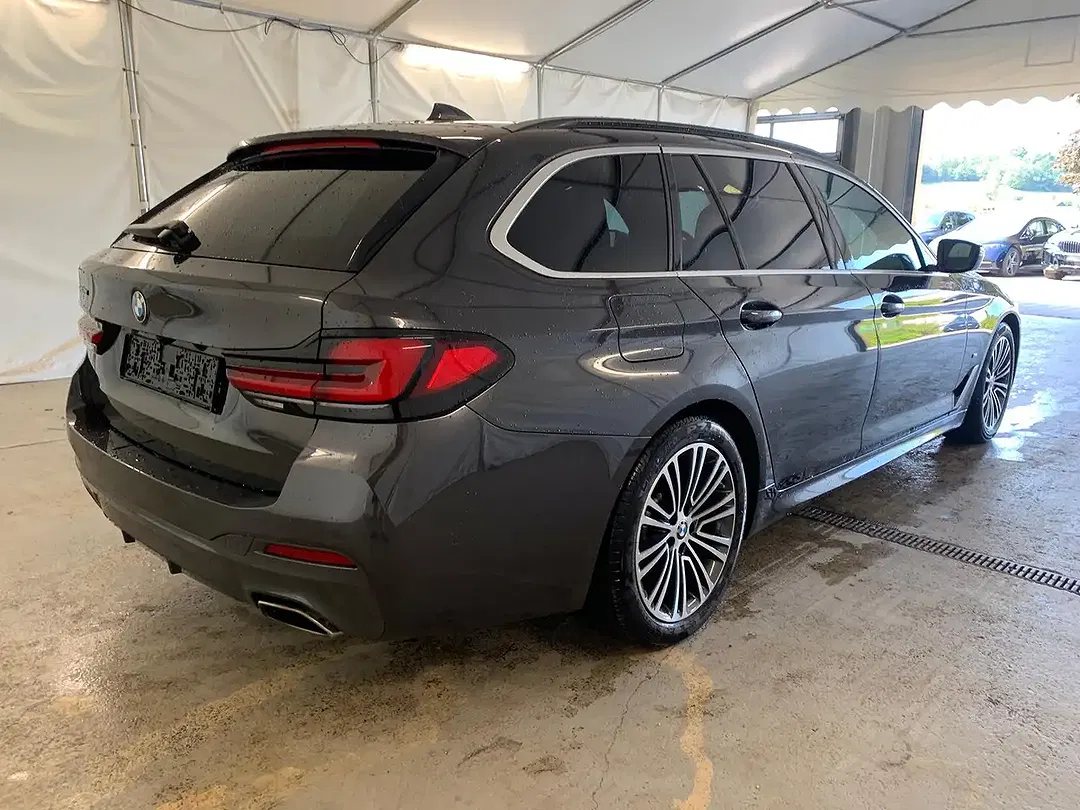 BMW 540 xDrive M - Thumbnail 3