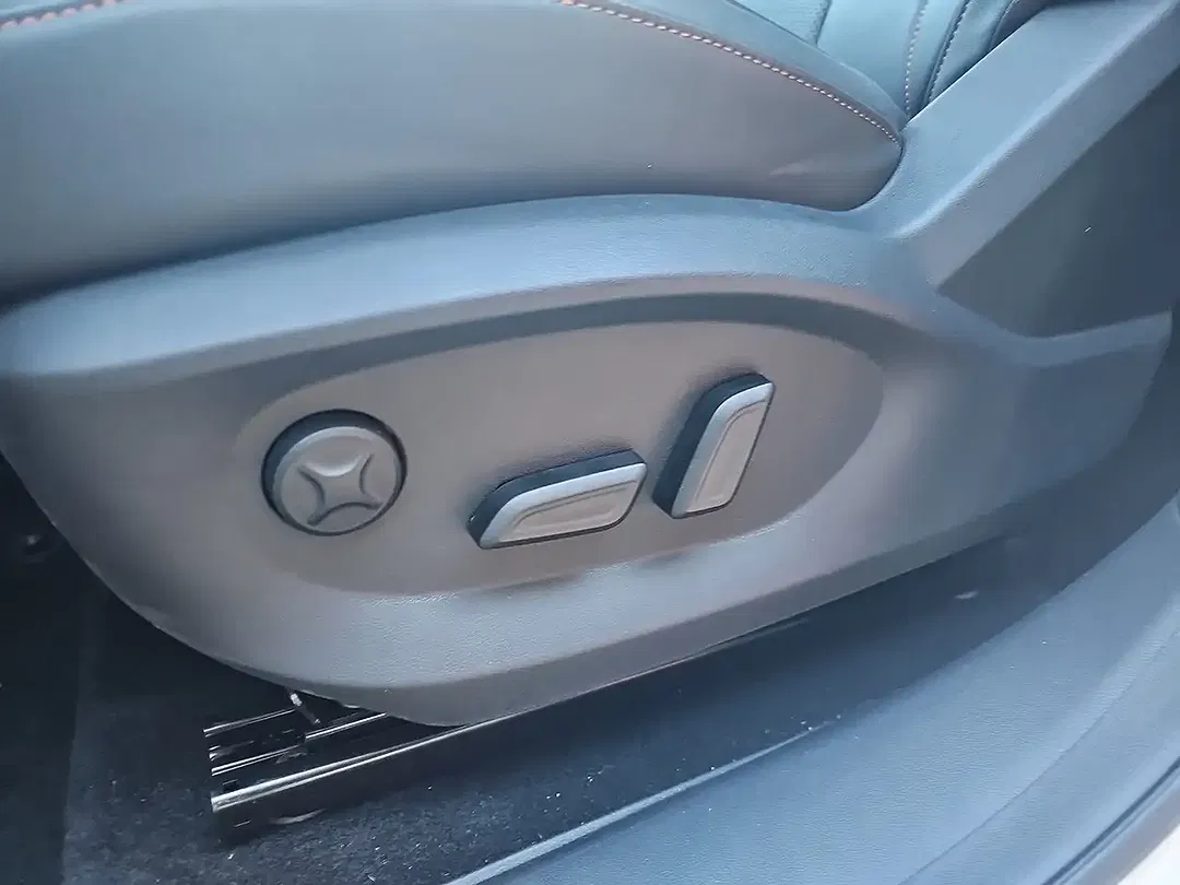 MG EHS 1.5 Luxury - Thumbnail 14