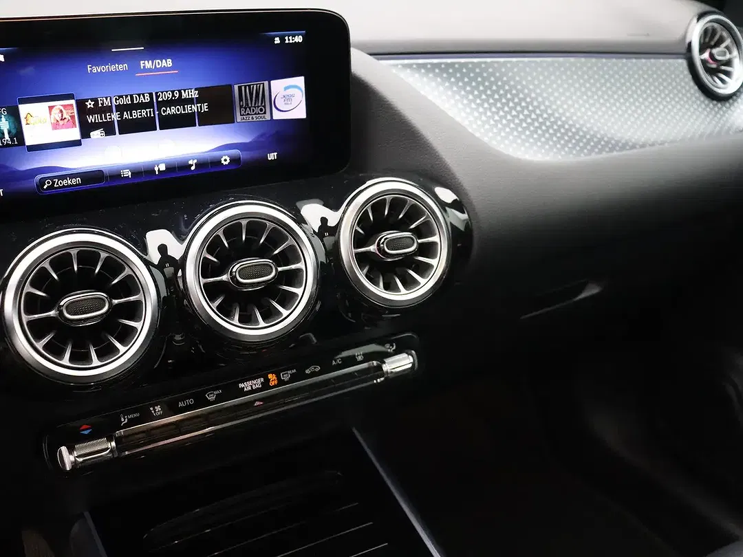 Mercedes-Benz EQA 250 - Thumbnail 12