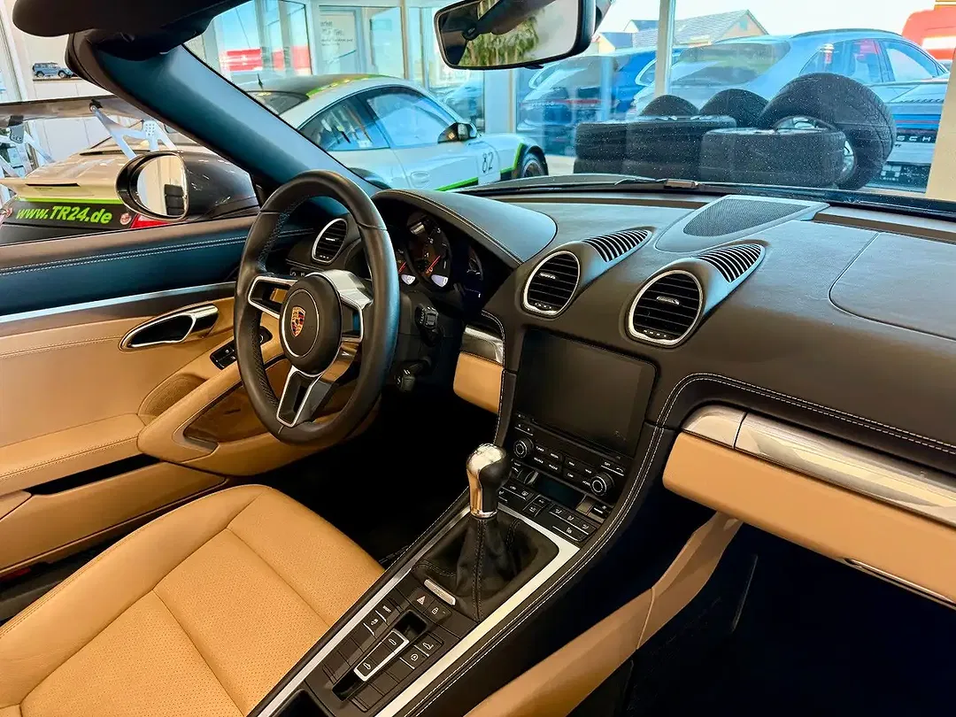 Porsche Boxster - Thumbnail 14