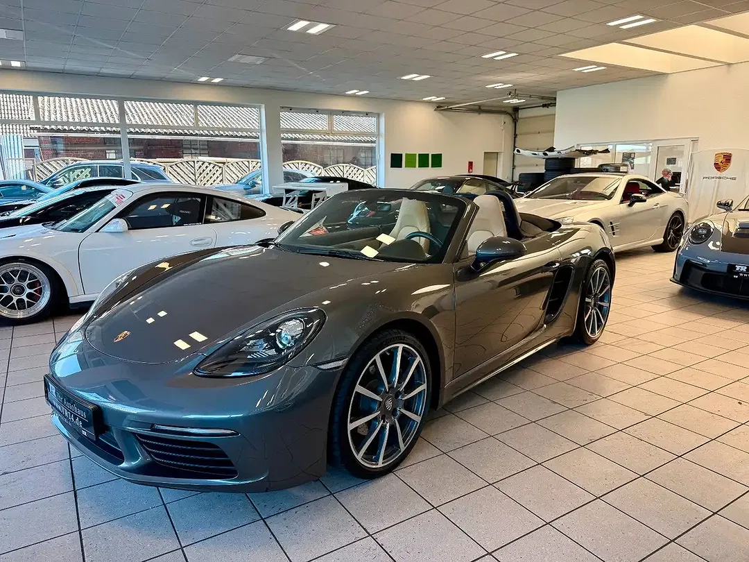 Porsche Boxster - Thumbnail 3