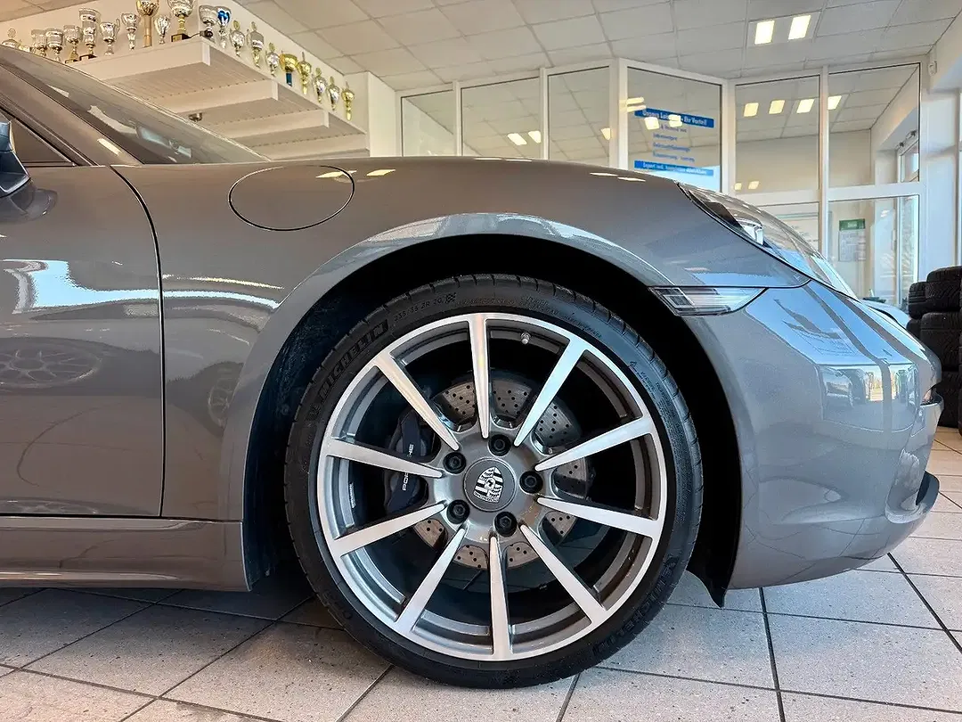 Porsche Boxster - Thumbnail 9