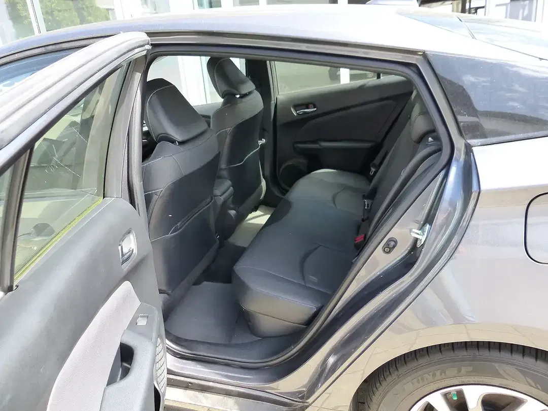 Toyota Prius Executive - Thumbnail 11