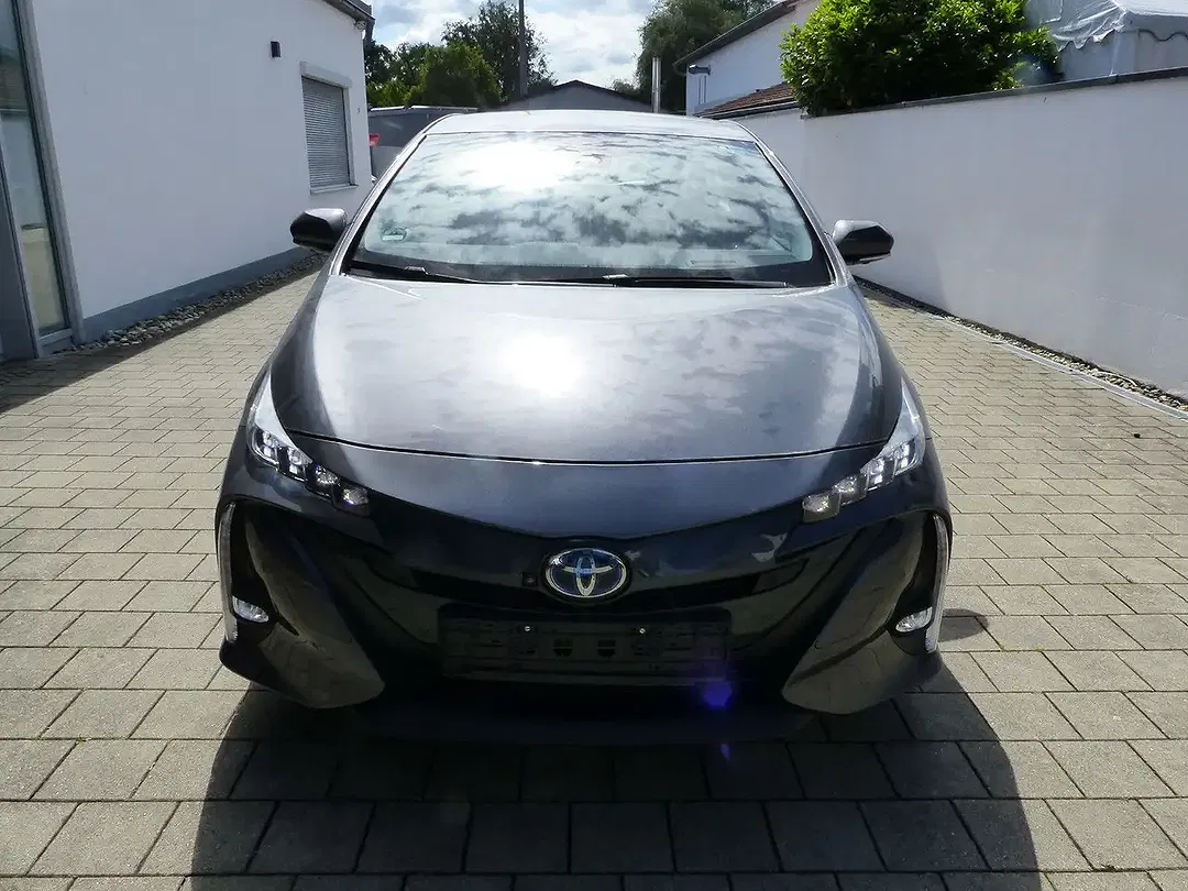 Toyota Prius Executive - Thumbnail 5