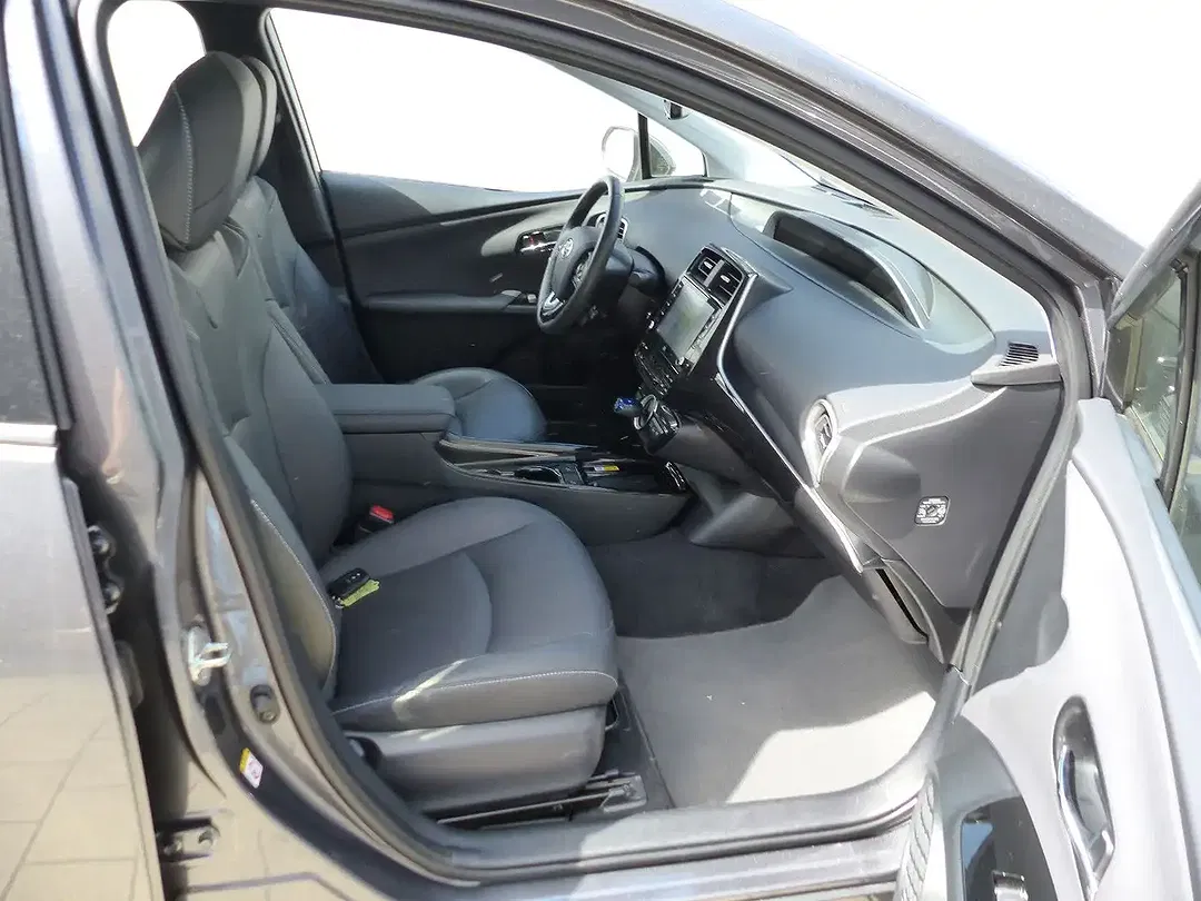 Toyota Prius Executive - Thumbnail 6