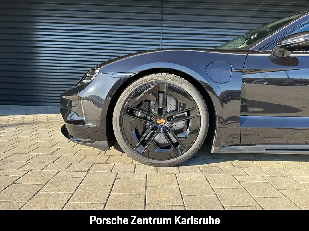 Porsche Taycan GTS - Thumbnail 6