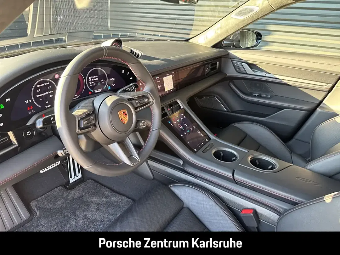 Porsche Taycan GTS - Thumbnail 7