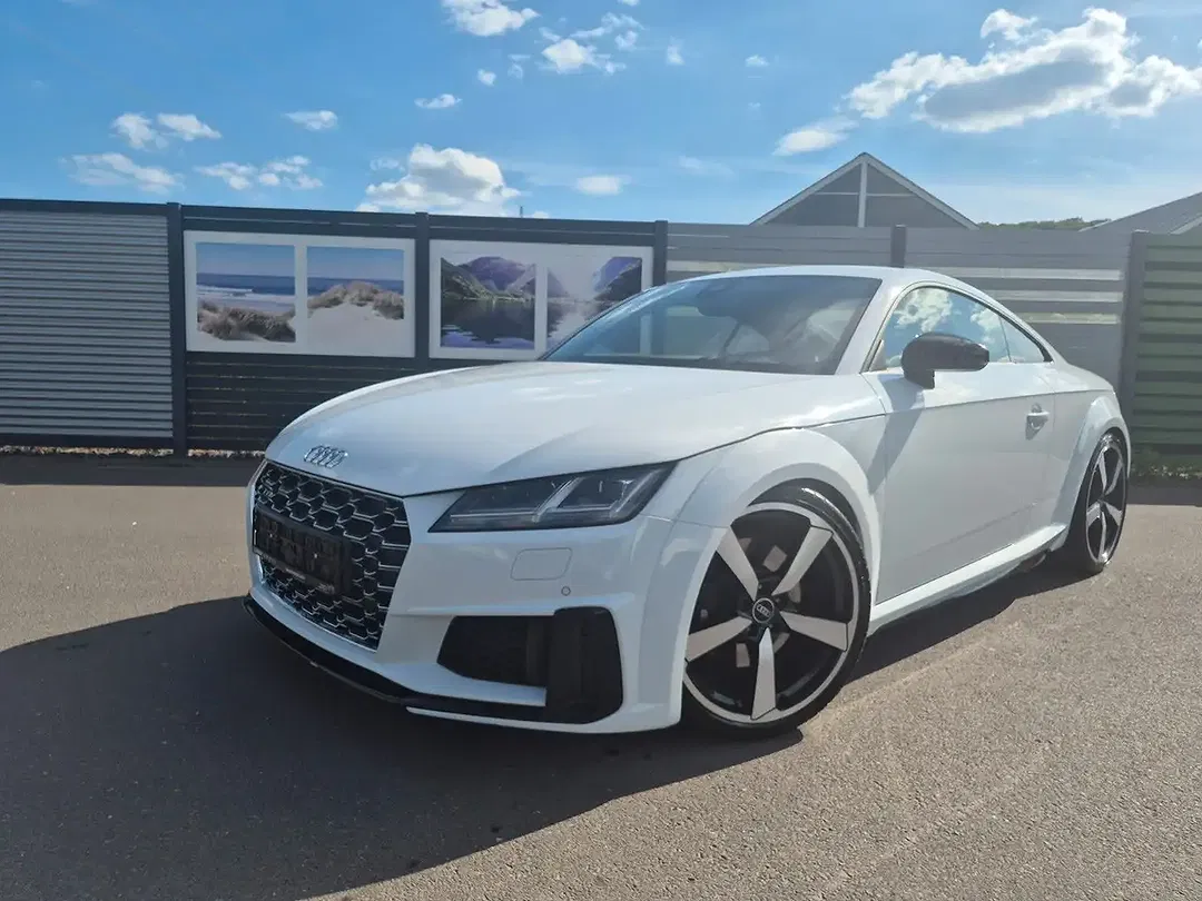 Audi TTS quattro Coupe - foto 1