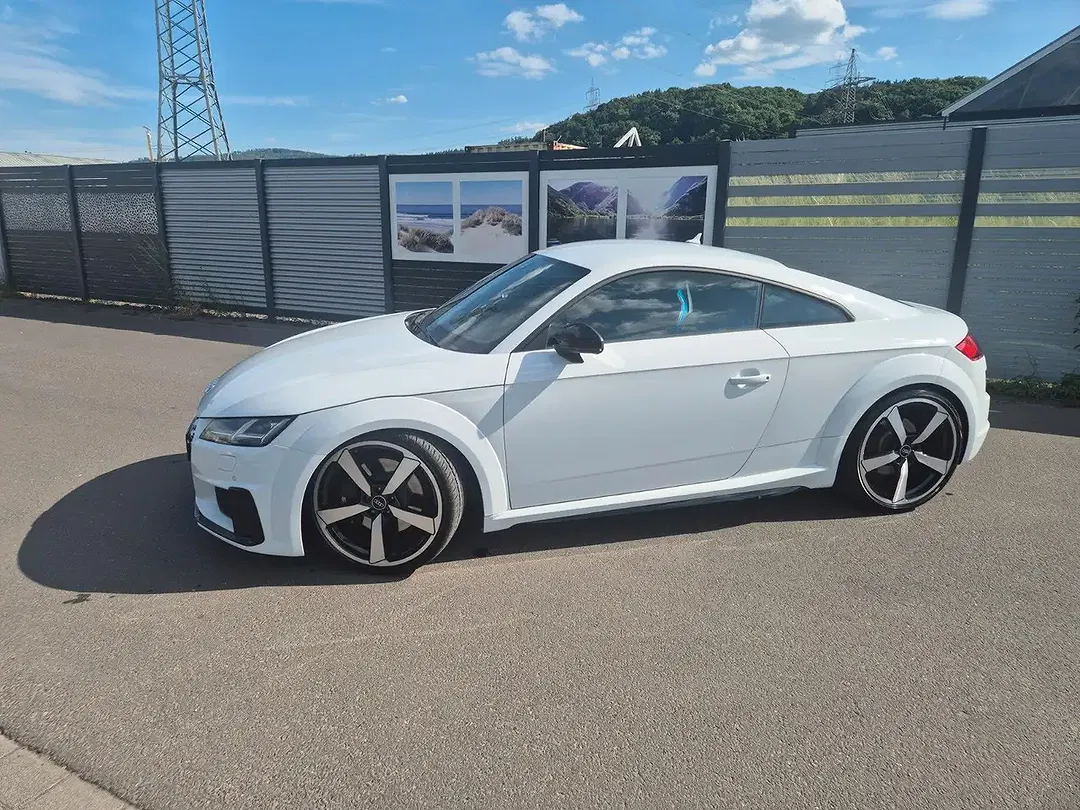 Audi TTS quattro Coupe - Thumbnail 8