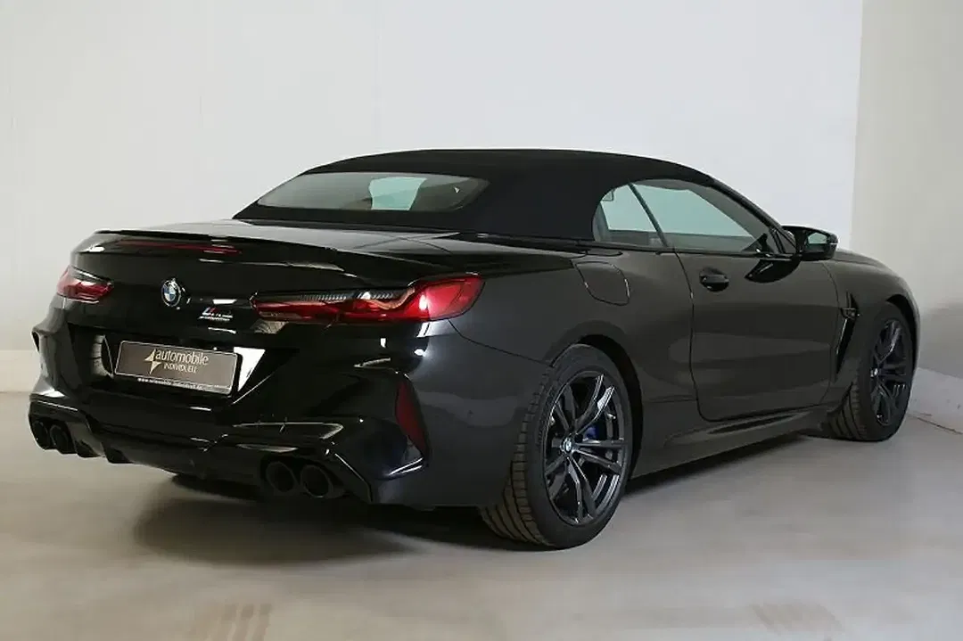BMW M8 xDrive Competition Convertible - Thumbnail 3