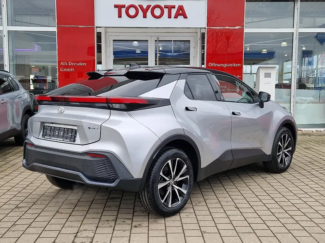 Toyota C-HR Hybrid Teamplayer - Thumbnail 6