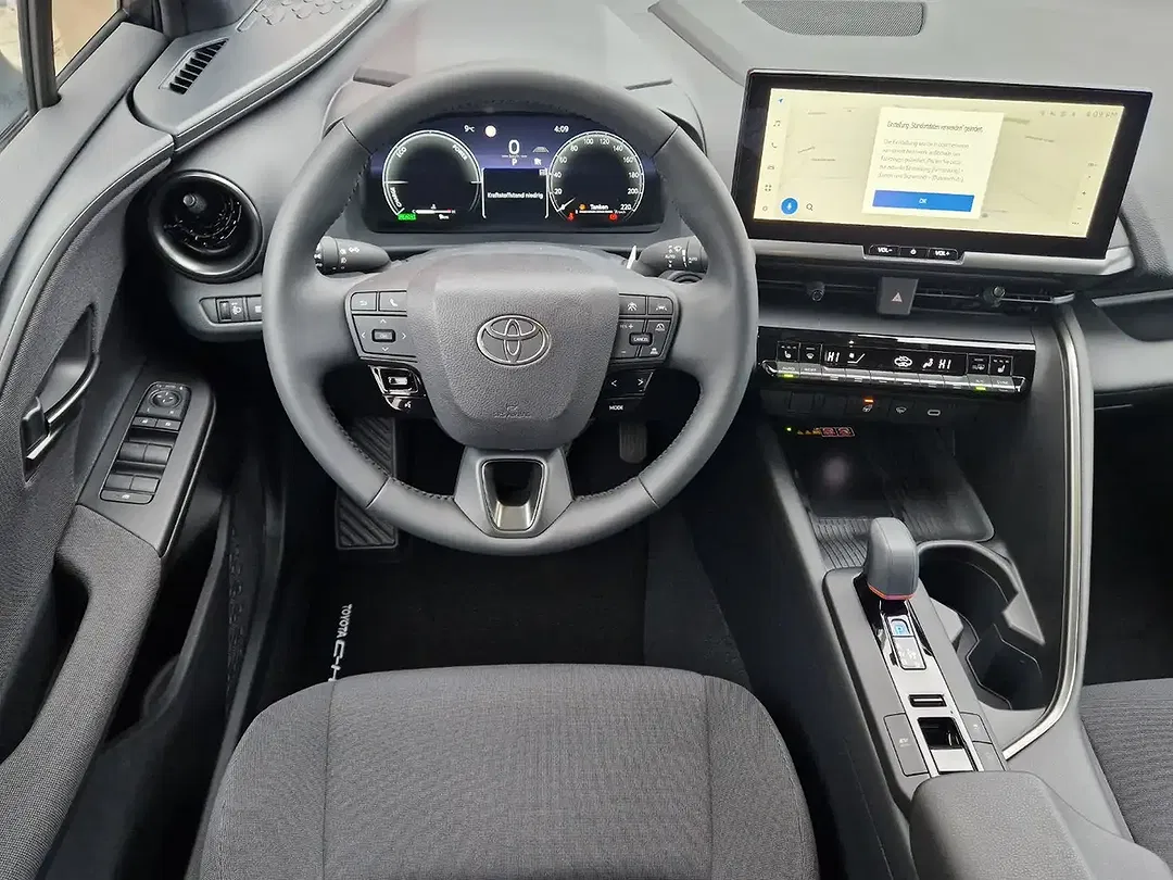 Toyota C-HR Hybrid Teamplayer - Thumbnail 9