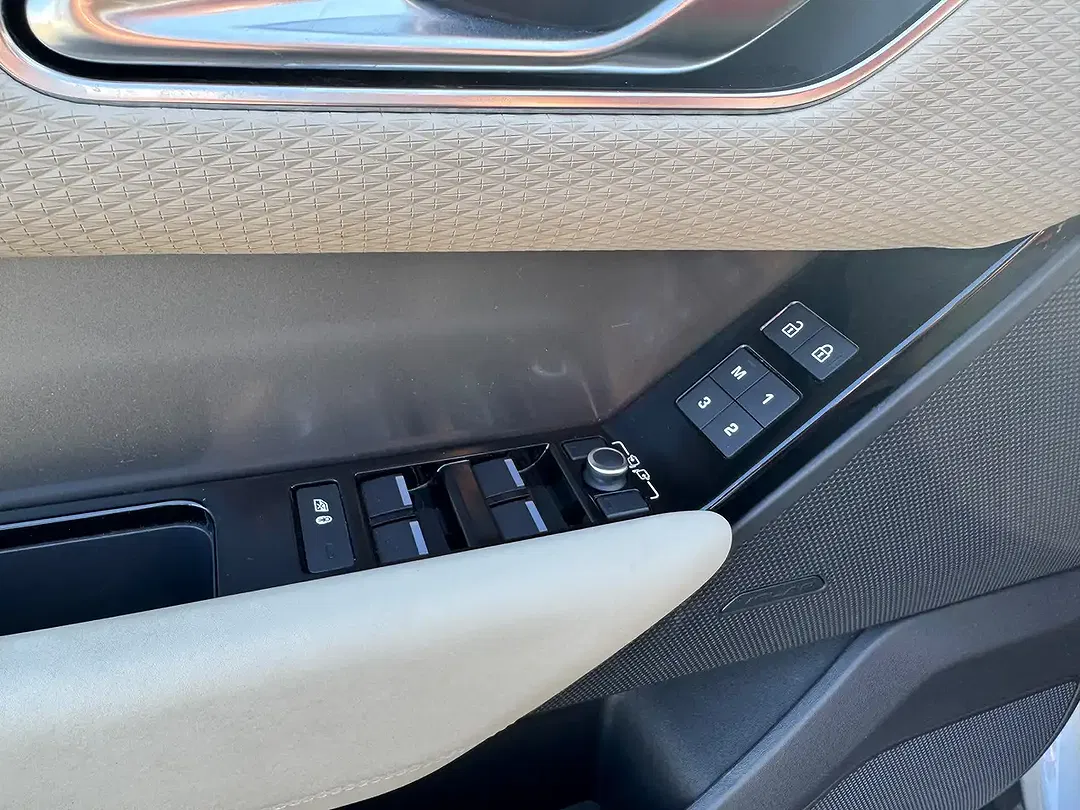 Land Rover Range Rover Velar P400e PHEV SE - Thumbnail 12