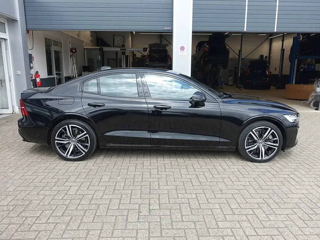 Volvo S60 T8 AWD Recharge R-Design - Thumbnail 8