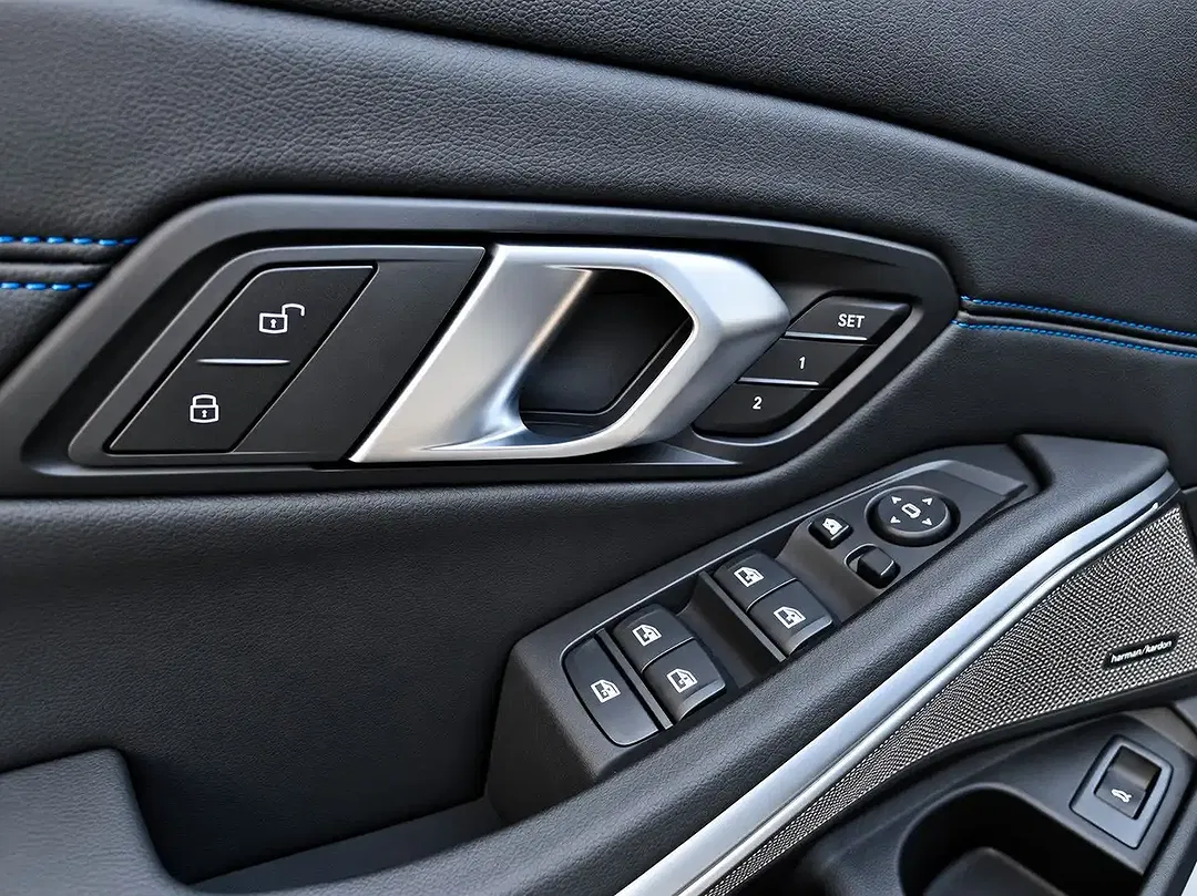 BMW M3 xDrive M Sport Pro - Thumbnail 12