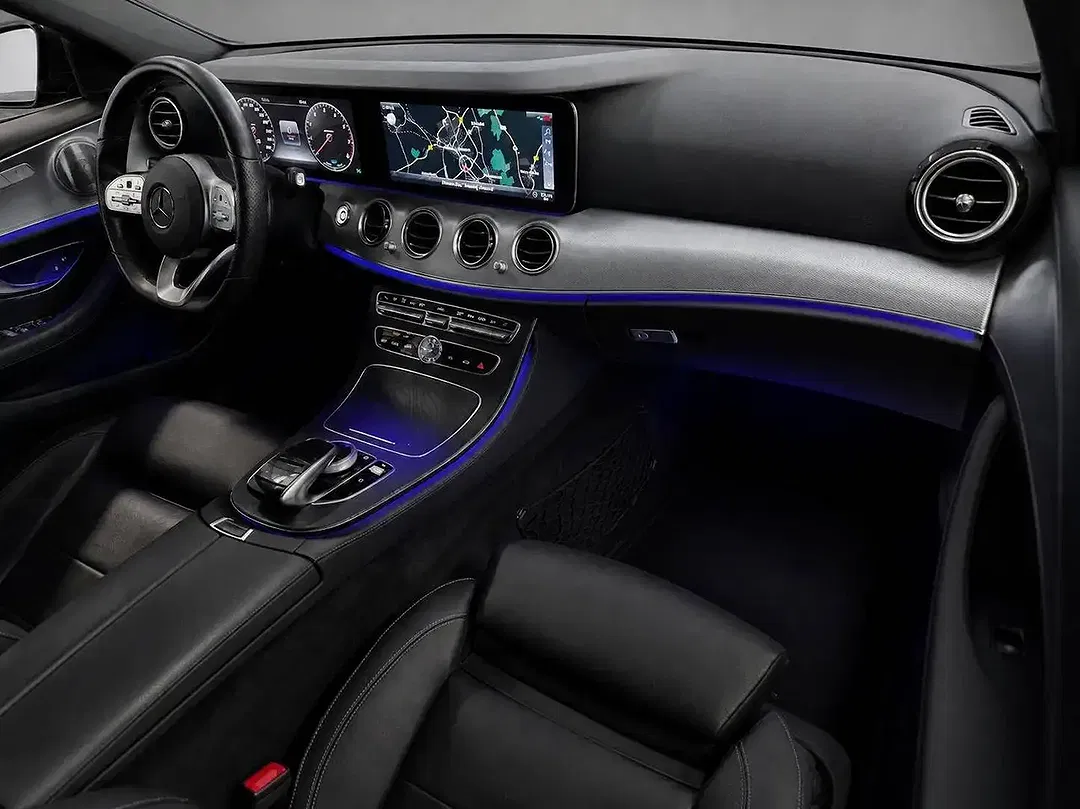 Mercedes-Benz E 200 Burmester - foto 15