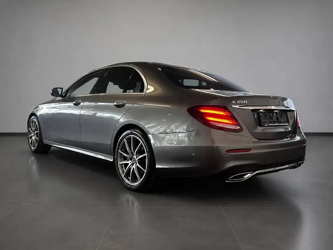 Mercedes-Benz E 200 Burmester - Thumbnail 6