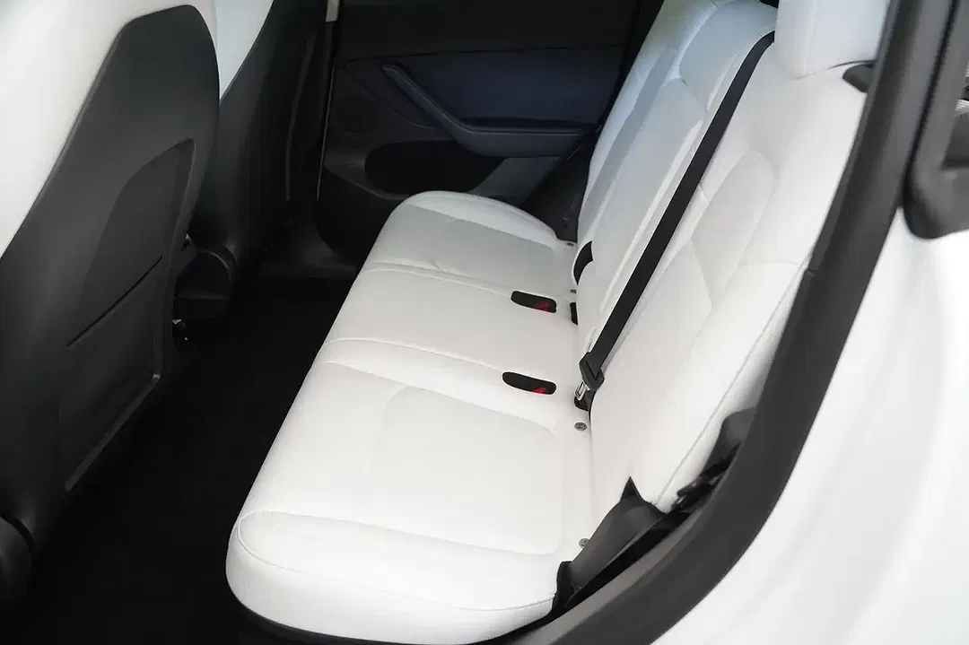 Tesla Model Y AWD Long Range - Thumbnail 6