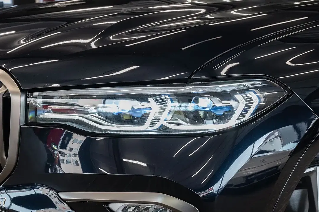 BMW X7 M - Thumbnail 4