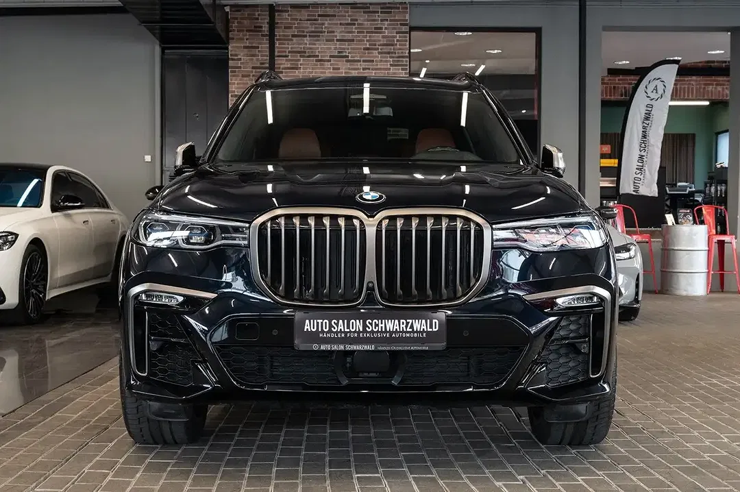 BMW X7 M - Thumbnail 5