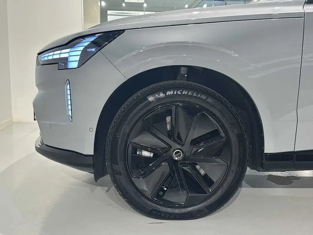Volvo EX90 Twin Motor - Thumbnail 3