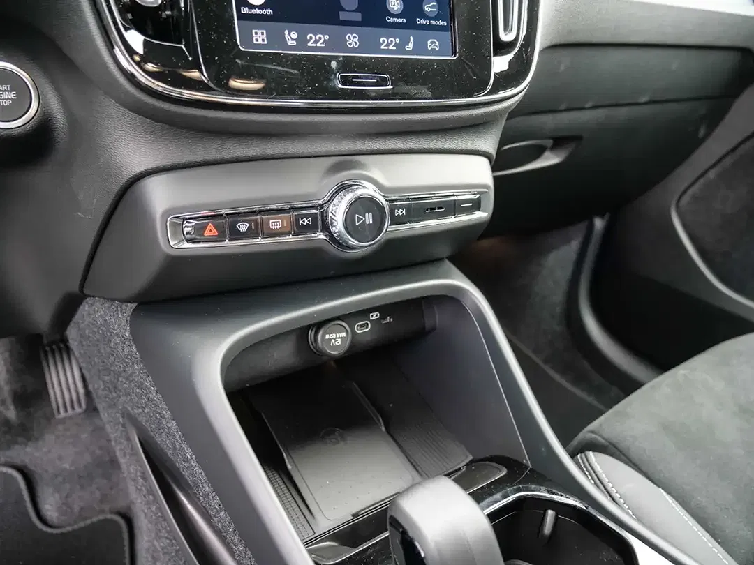 Volvo XC40 B3 Ultra Dark - Thumbnail 14