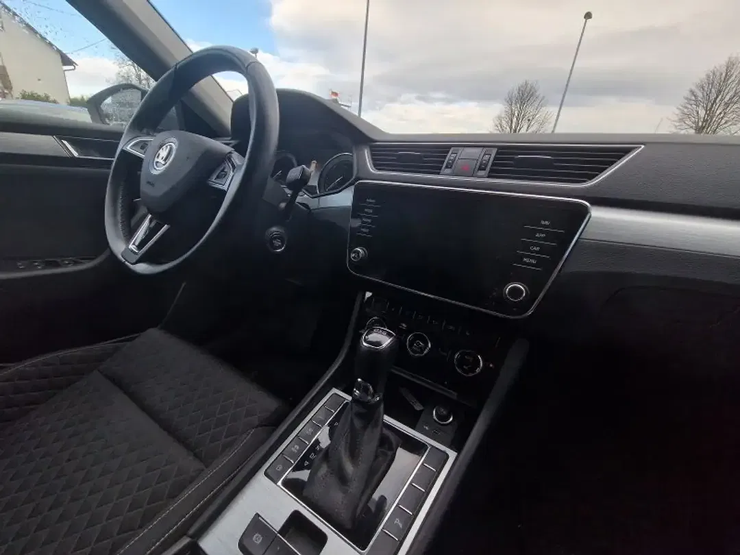 Skoda Superb 1.4 TSI iV DSG Combi Ambition - Thumbnail 14