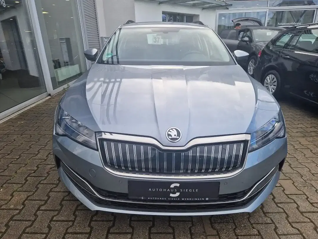 Skoda Superb 1.4 TSI iV DSG Combi Ambition - foto 2