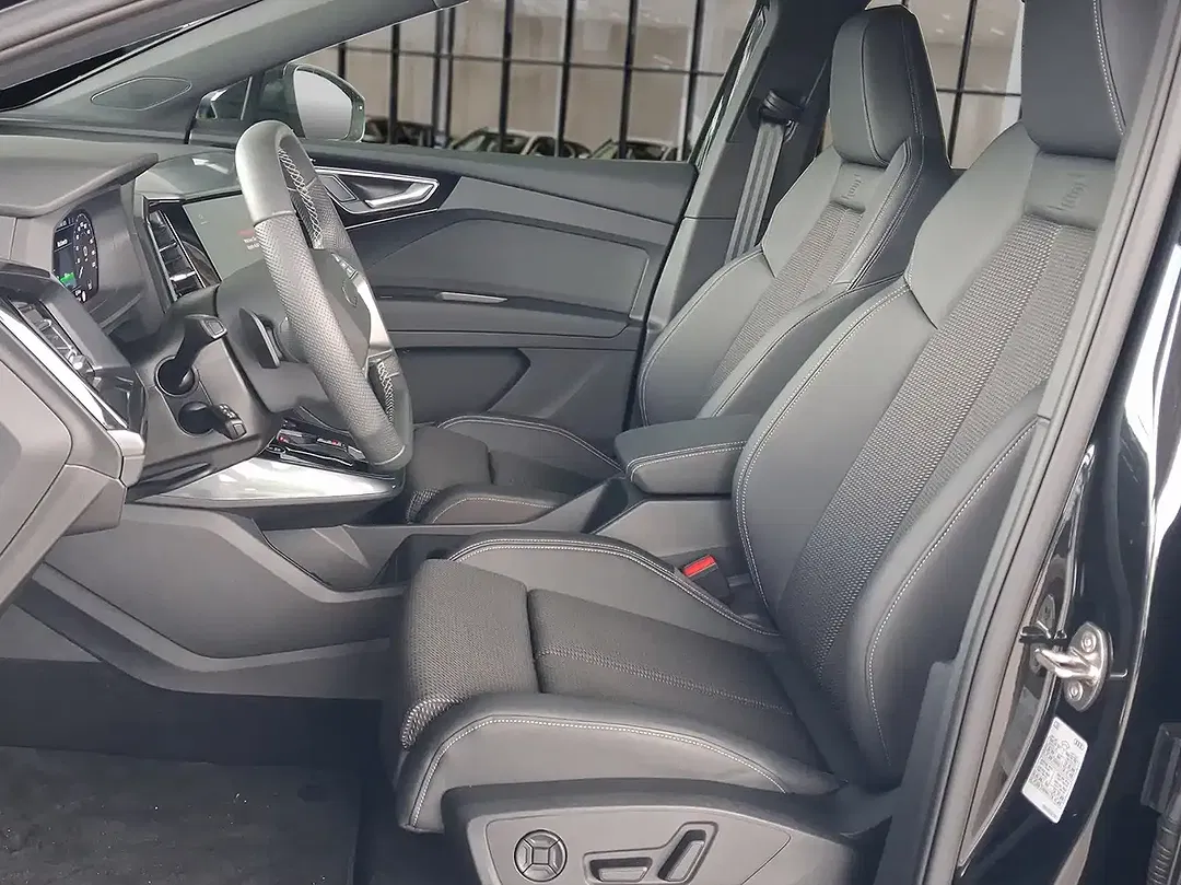 Audi Q4 e-tron 40 Matrix LED S line - Thumbnail 5