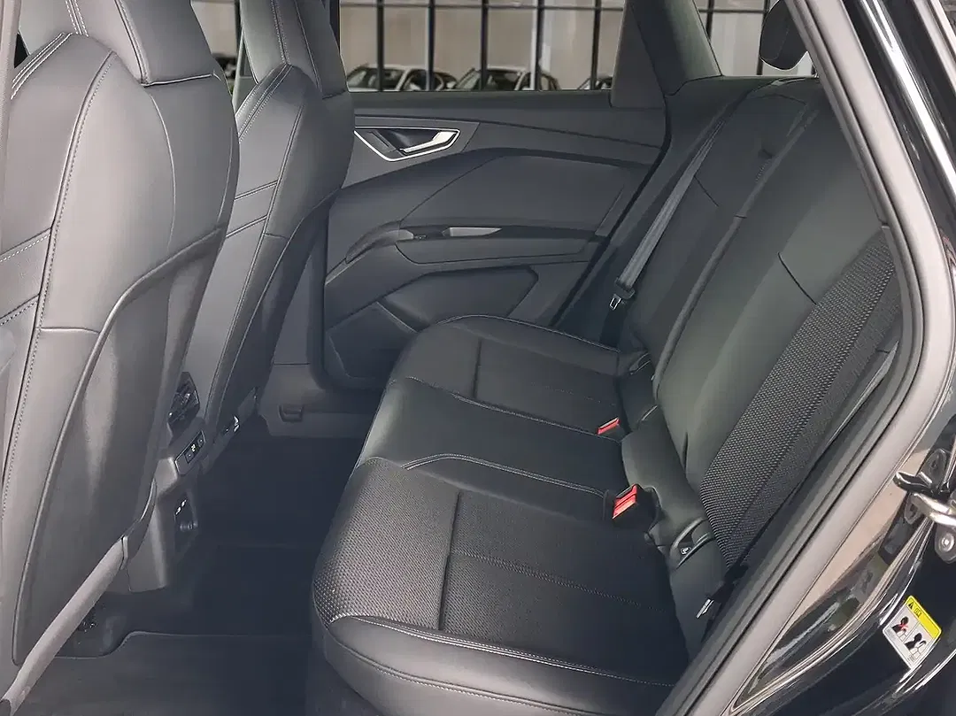 Audi Q4 e-tron 40 Matrix LED S line - Thumbnail 6