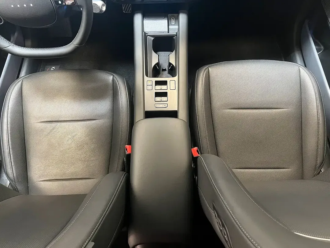 Hyundai IONIQ 6 - Thumbnail 13
