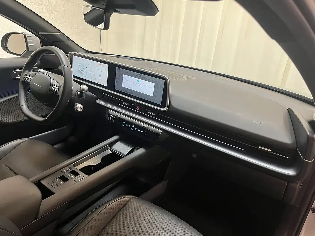 Hyundai IONIQ 6 - Thumbnail 14
