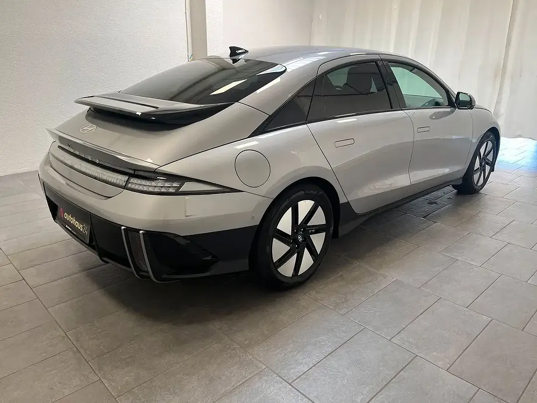 Hyundai IONIQ 6 - Thumbnail 5