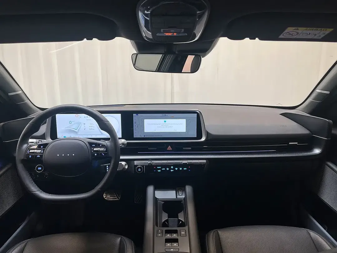 Hyundai IONIQ 6 - Thumbnail 9